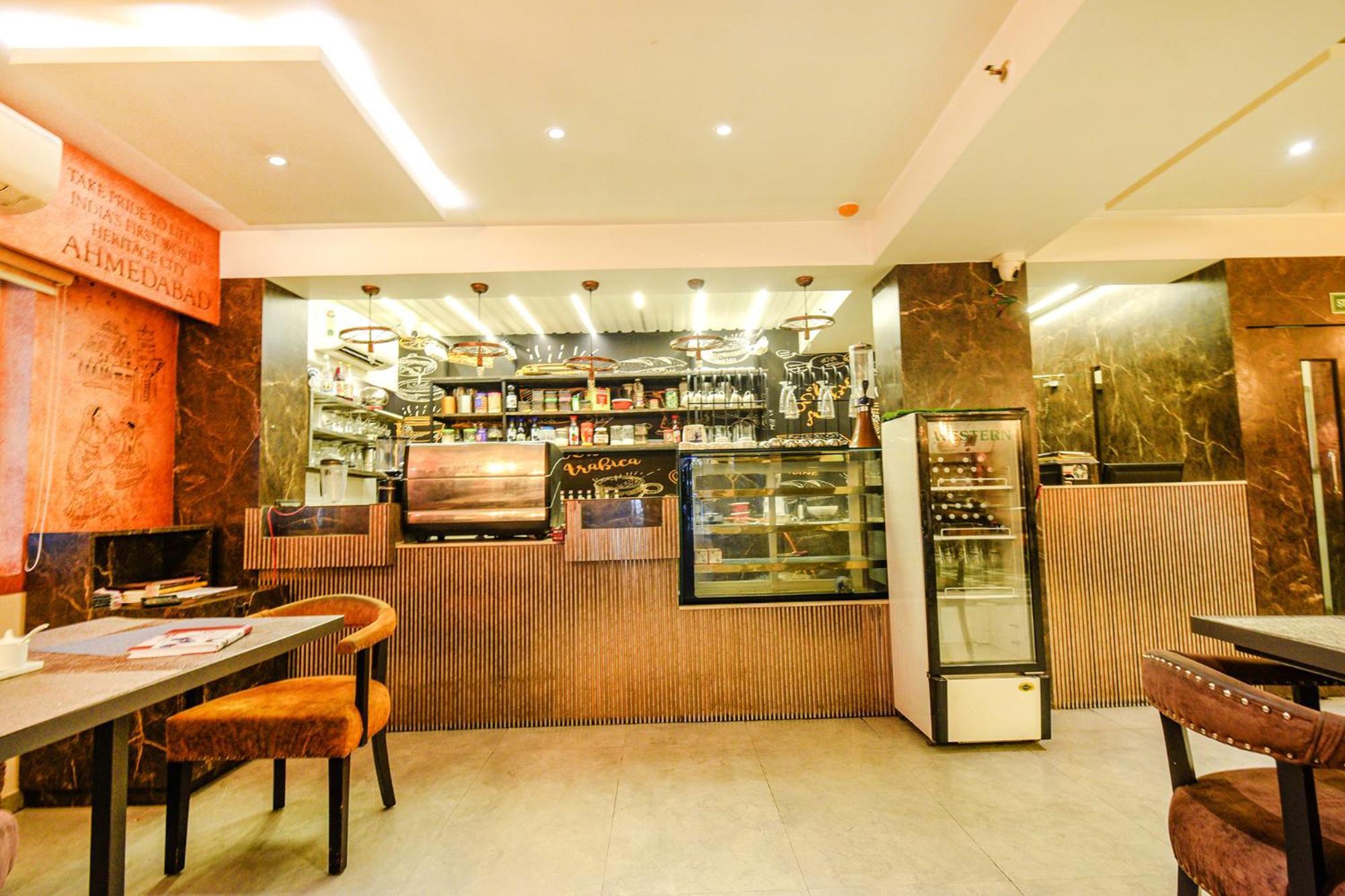 Treebo Premium Seven Lake View Hyderabad Exteriör bild