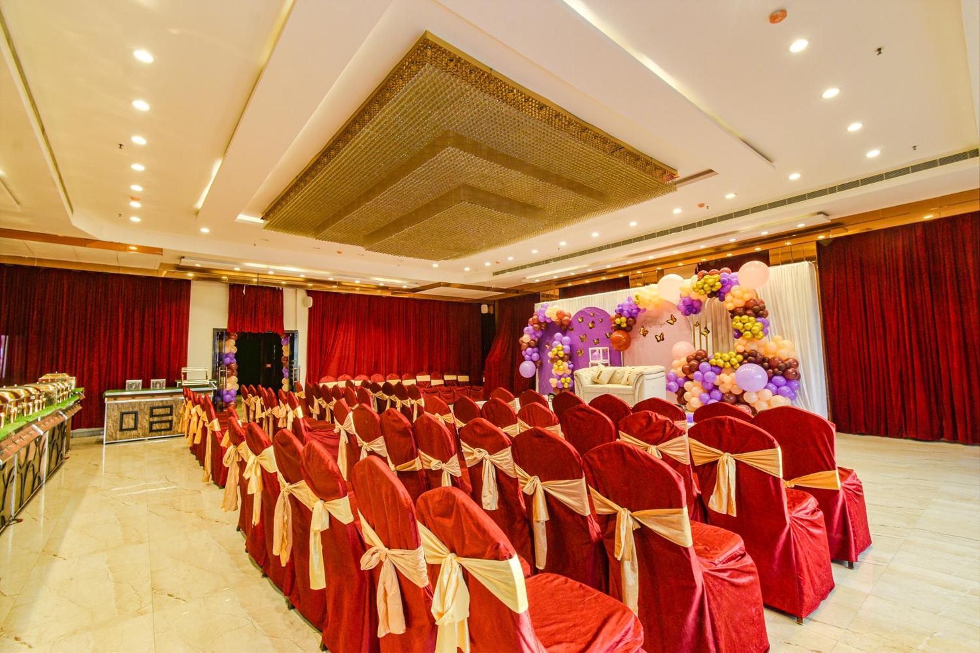Treebo Premium Seven Lake View Hyderabad Exteriör bild