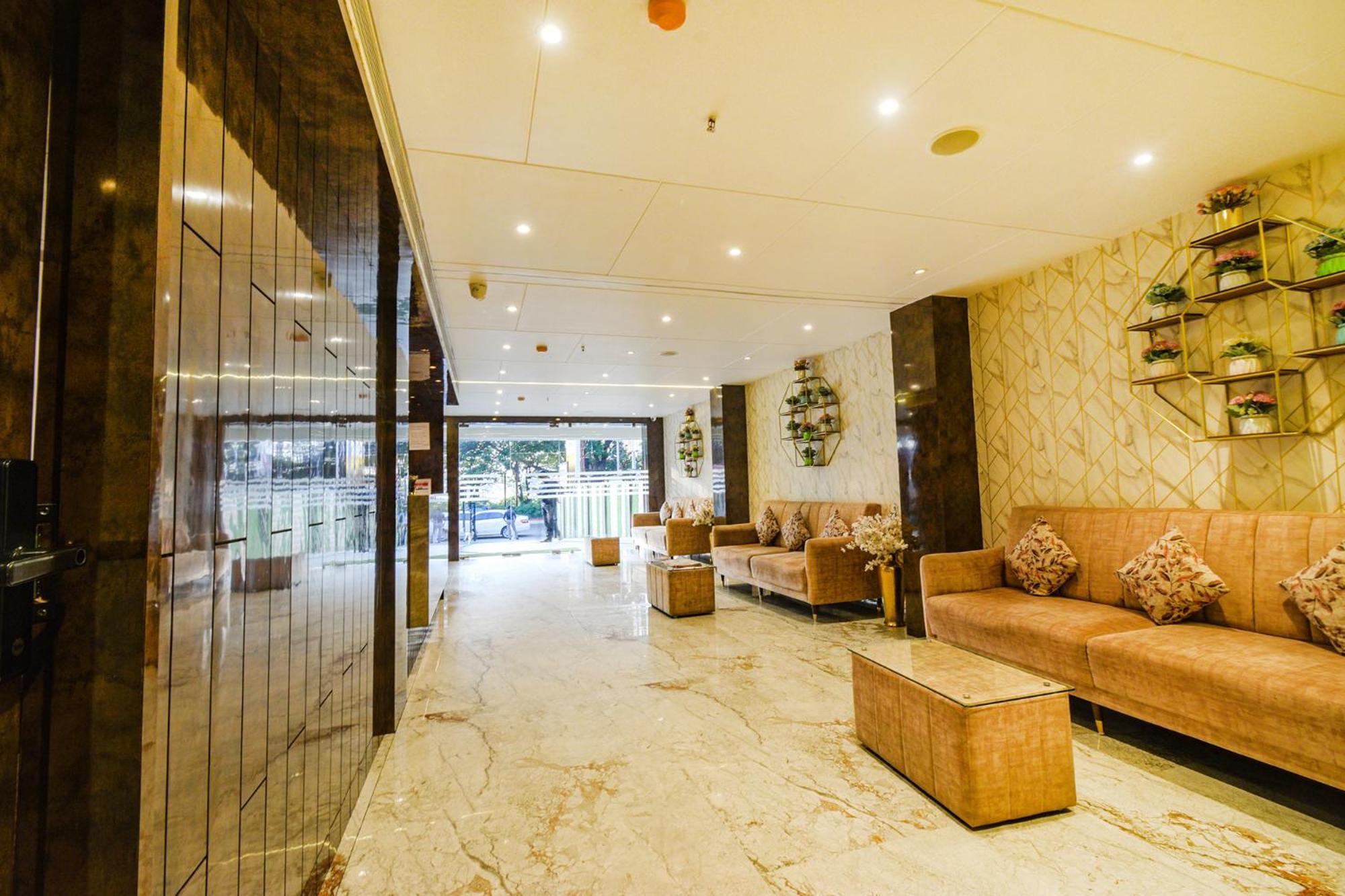 Treebo Premium Seven Lake View Hyderabad Exteriör bild