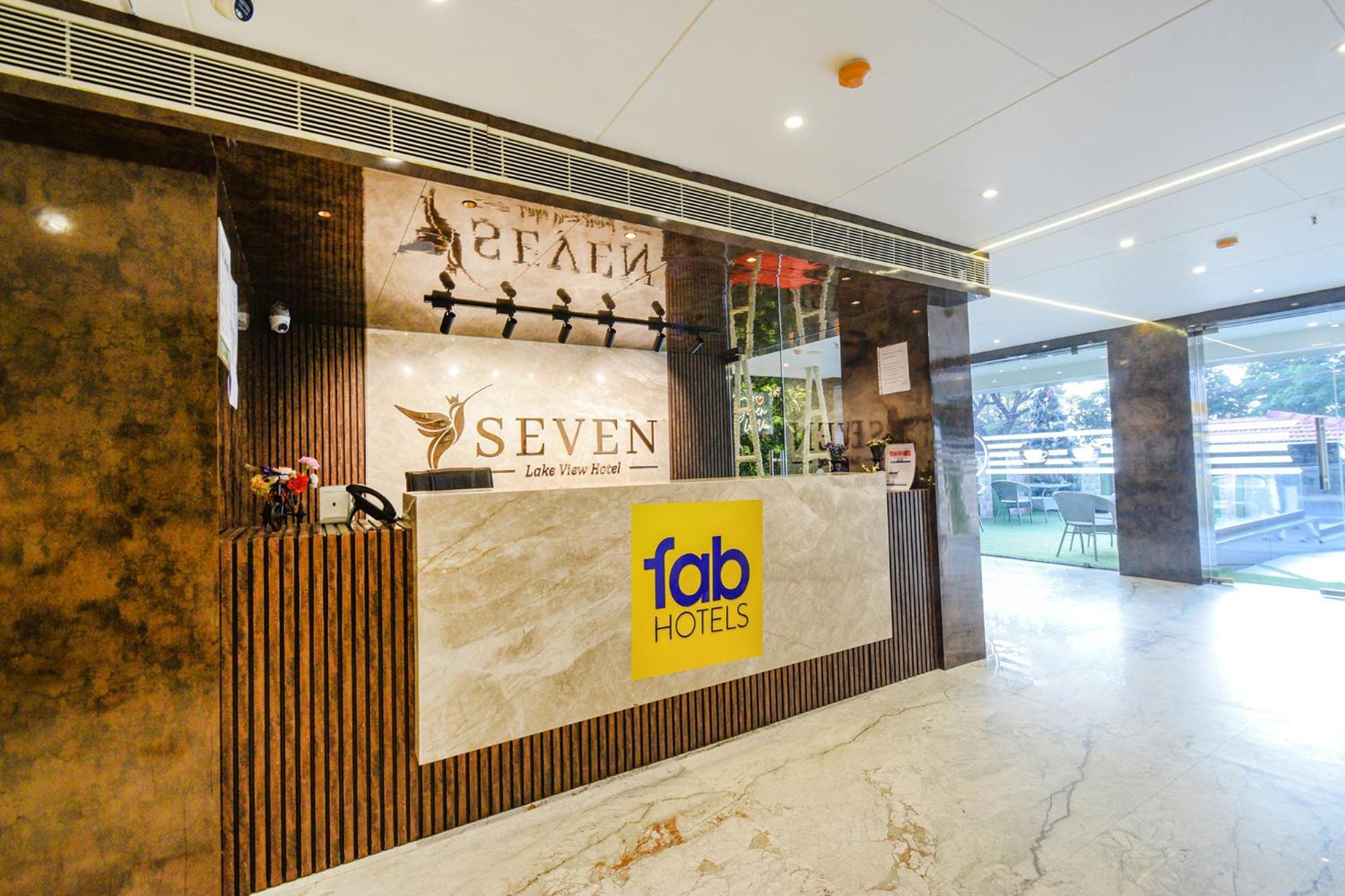 Treebo Premium Seven Lake View Hyderabad Exteriör bild