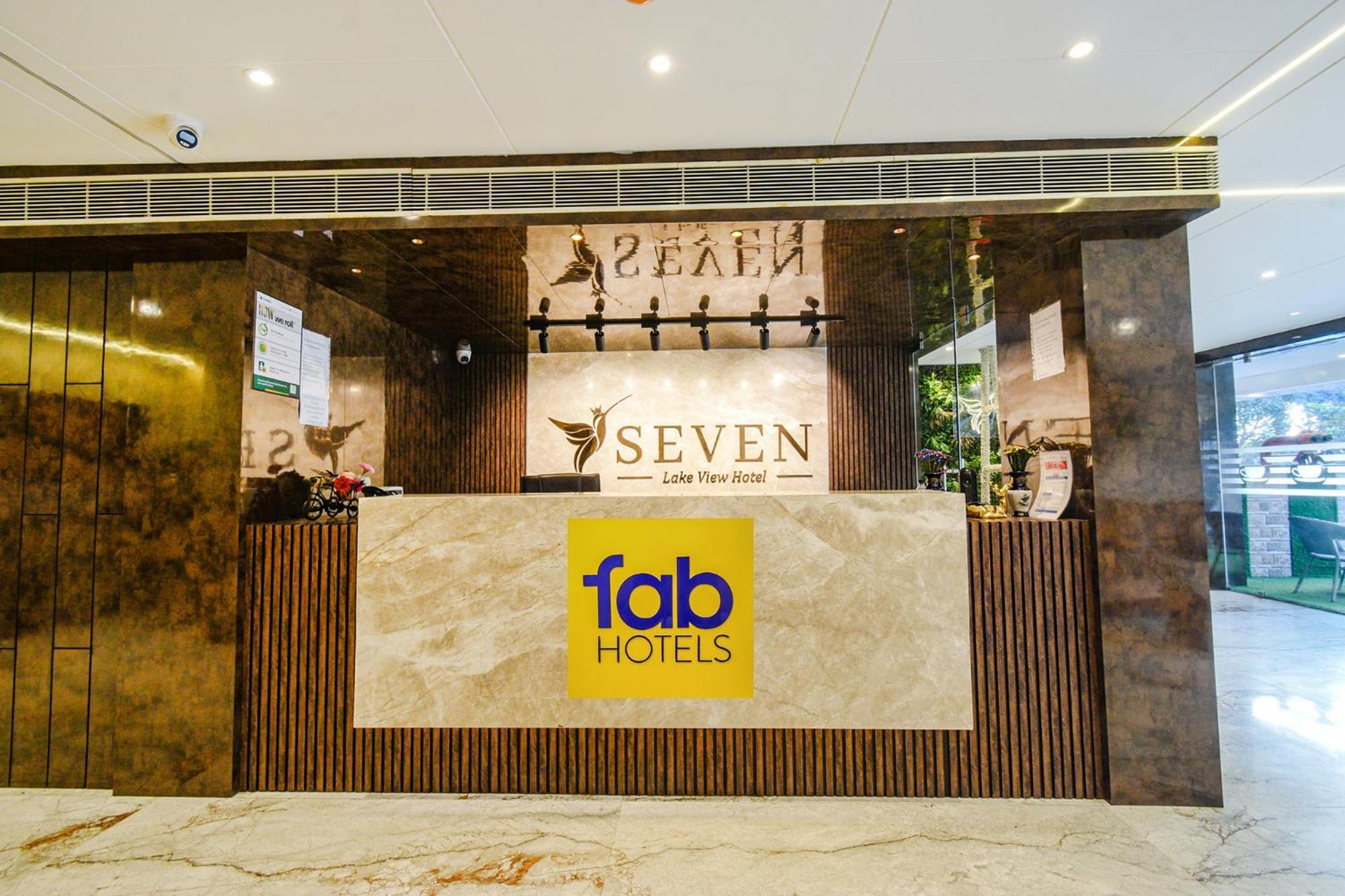 Treebo Premium Seven Lake View Hyderabad Exteriör bild