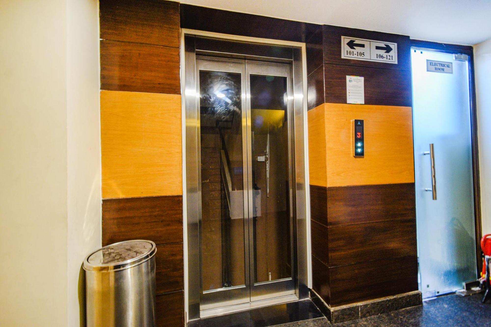 Treebo Premium Seven Lake View Hyderabad Exteriör bild