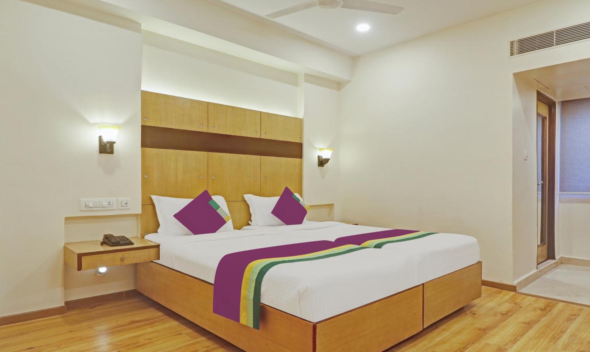 Treebo Premium Seven Lake View Hyderabad Exteriör bild