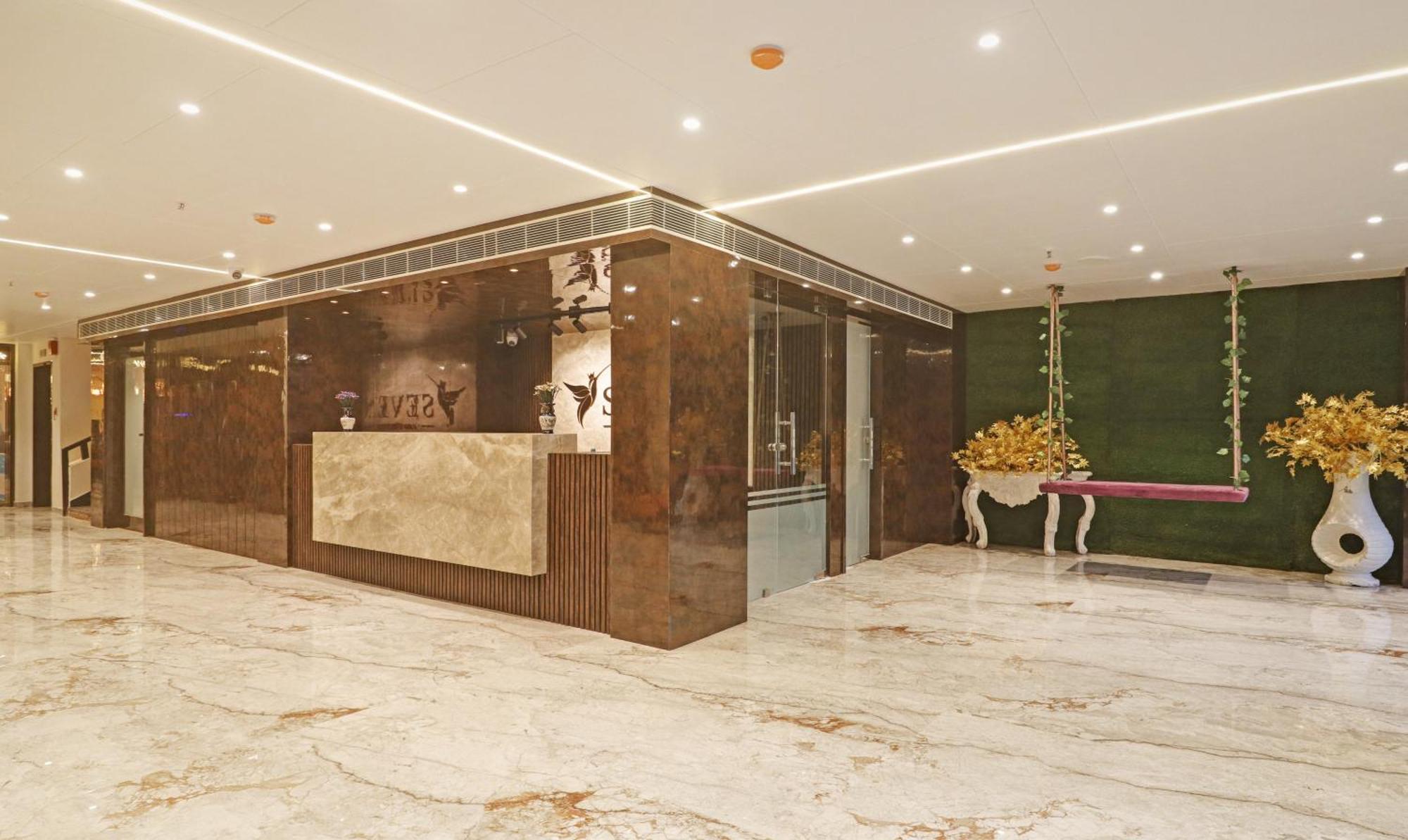 Treebo Premium Seven Lake View Hyderabad Exteriör bild