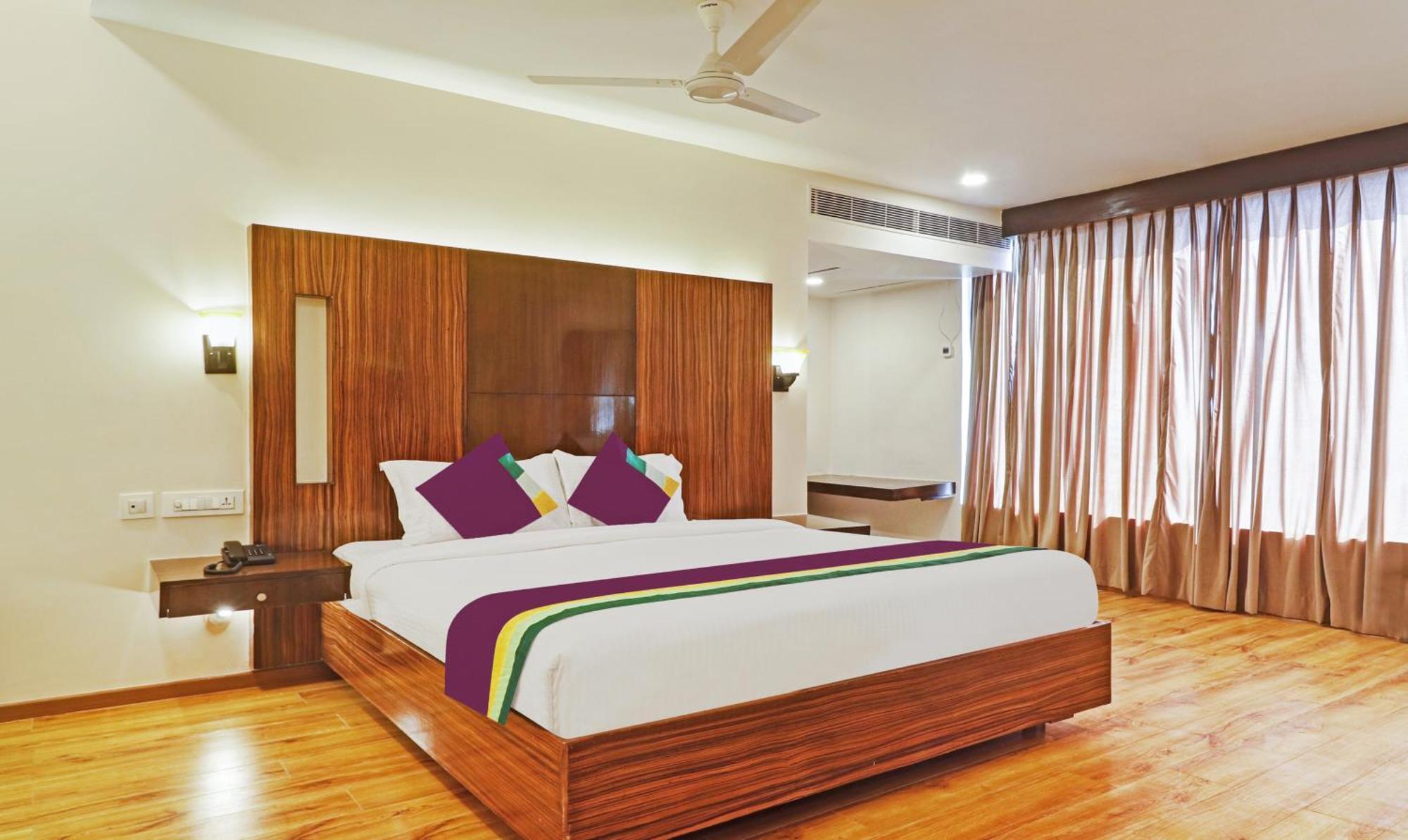 Treebo Premium Seven Lake View Hyderabad Exteriör bild