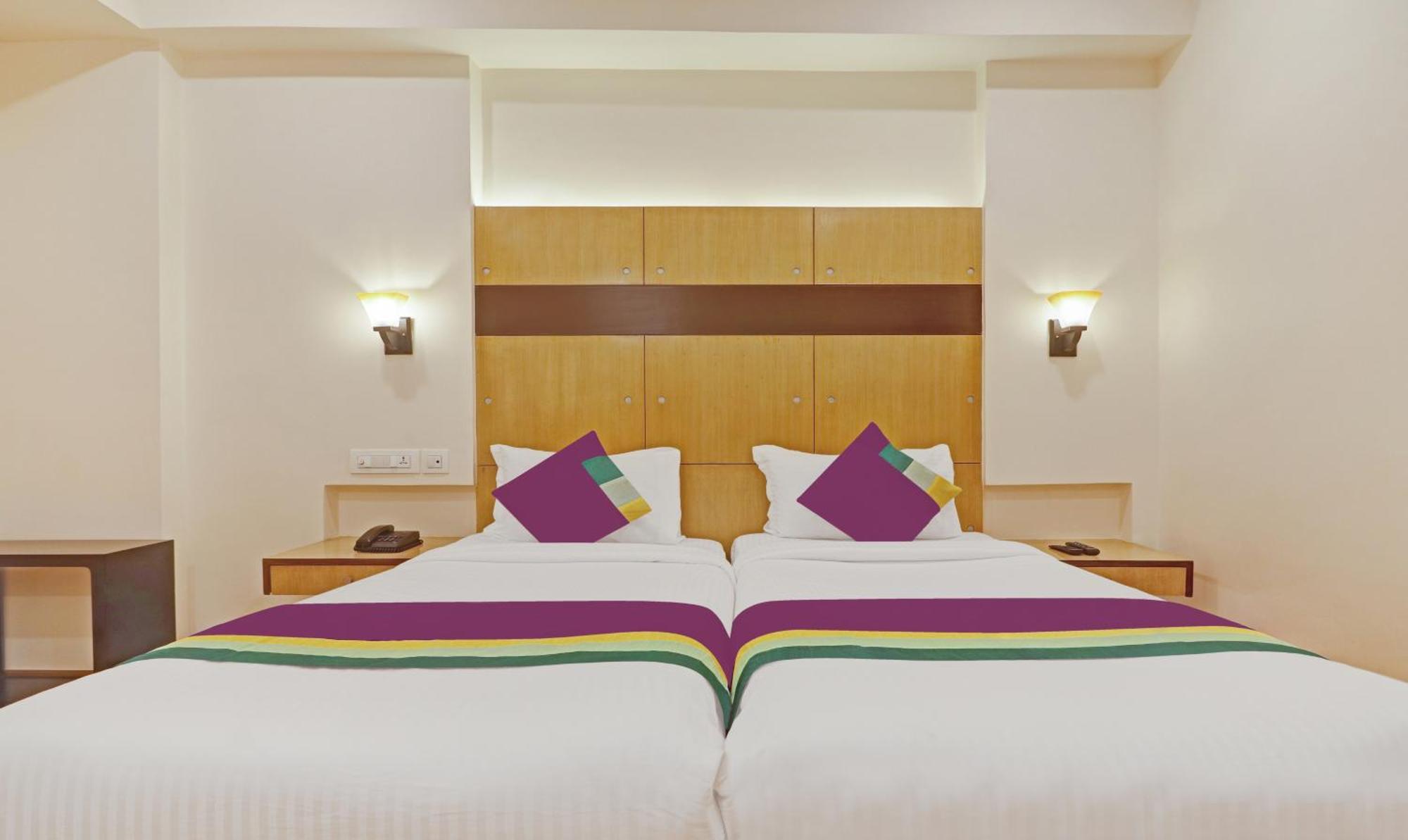 Treebo Premium Seven Lake View Hyderabad Exteriör bild